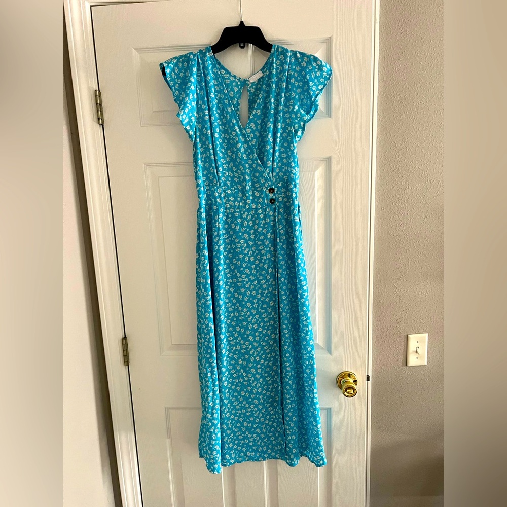 Sienna sky beautiful white blue dress size them